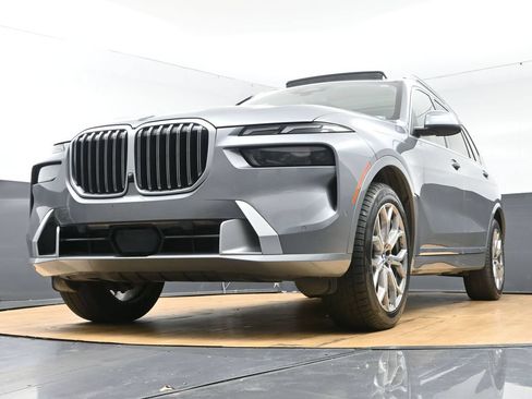 Used 2025 BMW X7 xDrive40i AWD/4WD image 51