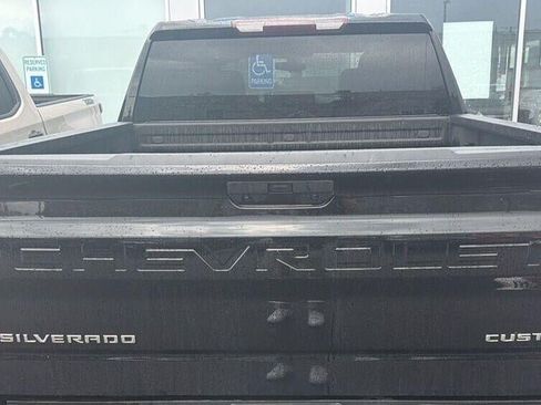 Used 2021 Chevrolet Silverado 1500 Custom Trail Boss AWD/4WD image 15