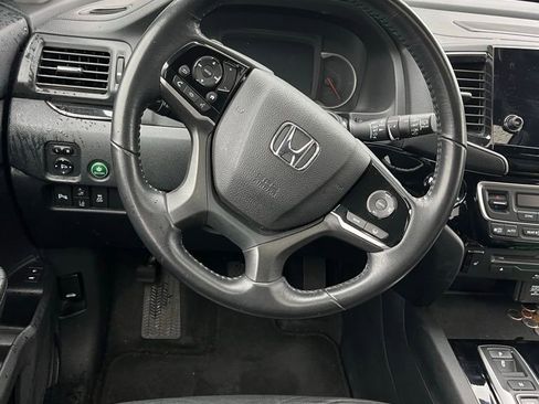 Used 2020 Honda Pilot Touring image 4