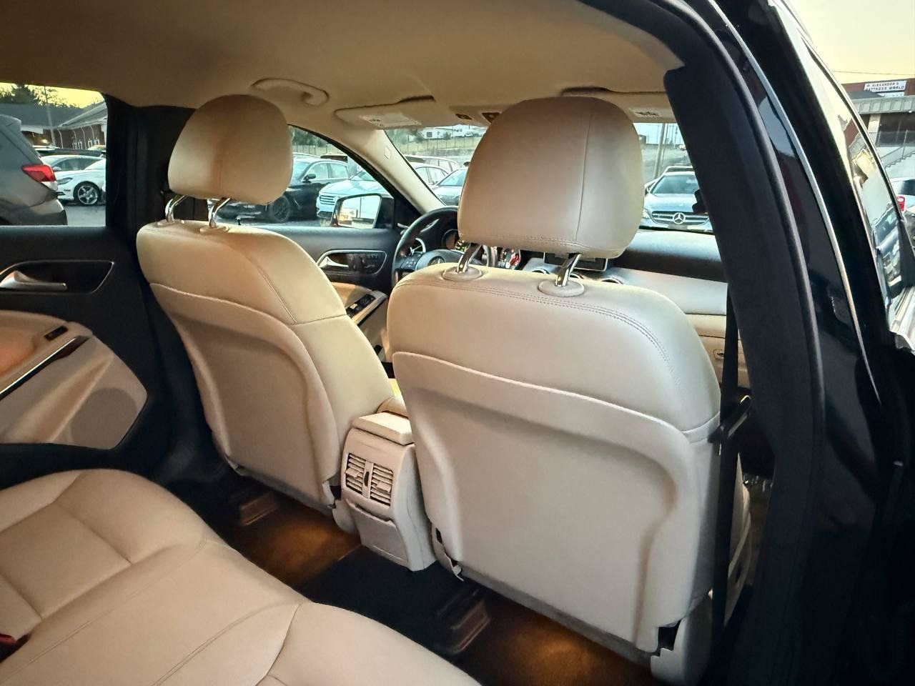 Used 2015 Mercedes-Benz GLA 250 4MATIC w/ Premium Package image 29
