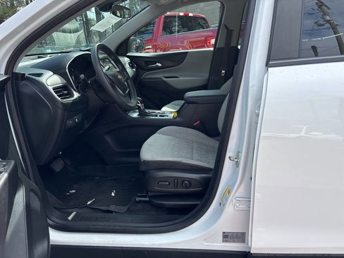 Used 2022 Chevrolet Equinox LS w/ LS Convenience Package FWD image 8