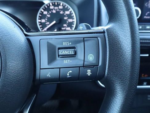 Used 2022 Nissan Rogue SV FWD image 23