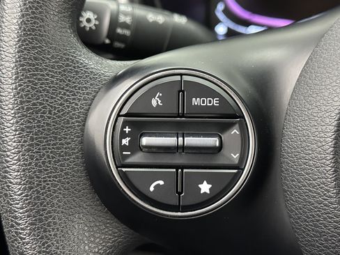 Used 2023 Kia Soul LX w/ LX Technology Package image 17