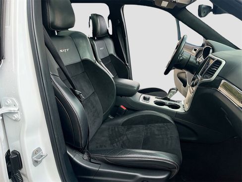 Used 2018 Jeep Grand Cherokee SRT image 28