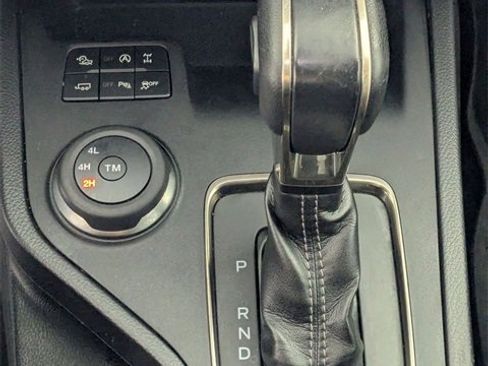 Used 2019 Ford Ranger Lariat w/ Equipment Group 501A Mid image 24