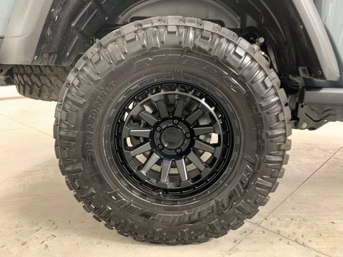 Used 2024 Jeep Gladiator Rubicon w/ Safety Group image 10