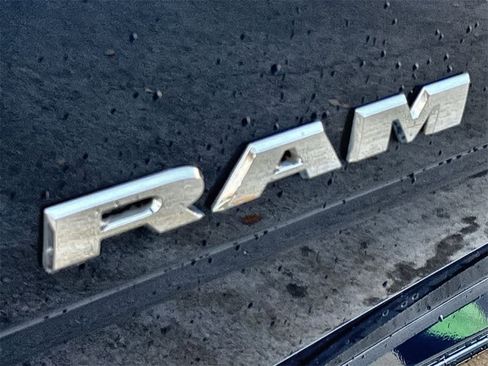 Used 2024 RAM 2500 Big Horn w/ Bed Utility Group image 8