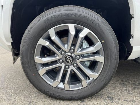 New 2026 Toyota 4Runner Limited AWD/4WD image 6