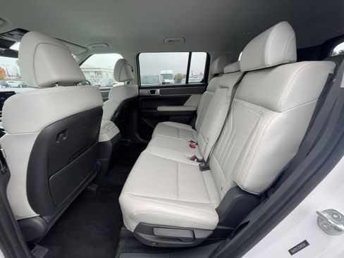 Used 2025 Hyundai Santa Fe SEL image 27