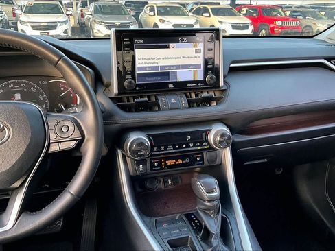 Used 2019 Toyota RAV4 Limited w/ Cold Weather Package FWD image 7