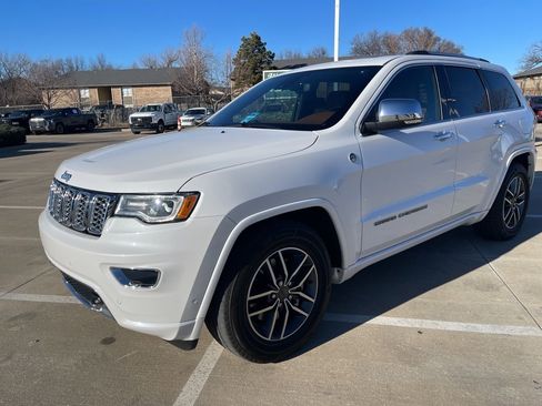 Used 2021 Jeep Grand Cherokee Overland image 2