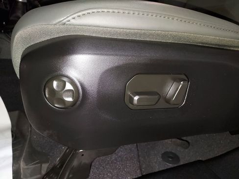 Used 2025 Jeep Gladiator Mojave image 18