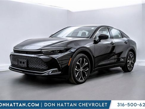 Used 2024 Toyota Crown XLE image 1