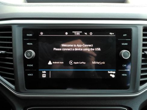 Used 2021 Volkswagen Atlas Cross Sport SE FWD image 39