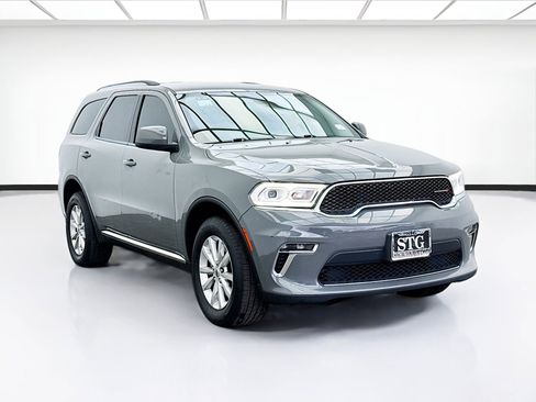 Used 2022 Dodge Durango SXT image 3