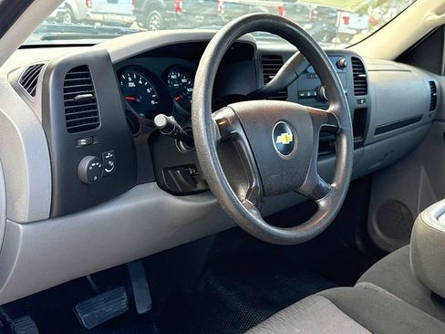 Used 2010 Chevrolet Silverado 1500 W/T RWD image 6