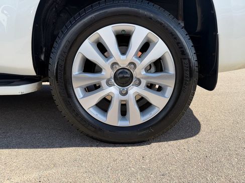 Used 2018 Toyota Sequoia Platinum AWD/4WD image 48