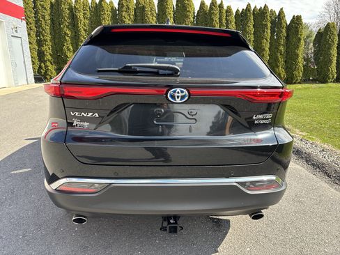Used 2021 Toyota Venza Limited image 5