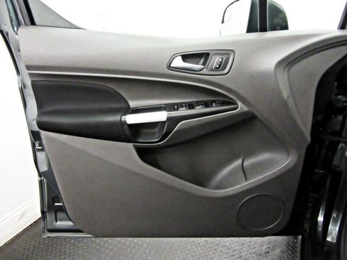 Used 2019 Ford Transit Connect XLT image 7