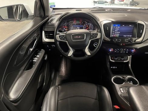 Used 2024 GMC Terrain SLT image 18