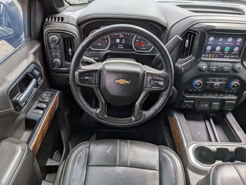Used 2020 Chevrolet Silverado 1500 High Country w/ Technology Package AWD/4WD image 17