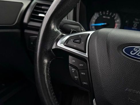 Used 2018 Ford Fusion SE w/ Equipment Group 201A image 10