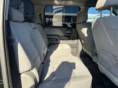 Used 2018 Chevrolet Silverado 1500 Custom w/ Custom Convenience Package RWD image 16