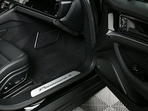 New 2025 Porsche Panamera 4 image 25