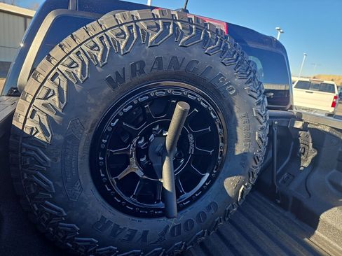 New 2026 GMC Canyon AT4X w/ AT4X AEV Edition image 14