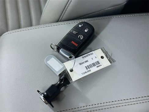 Used 2018 Jeep Grand Cherokee Limited image 36