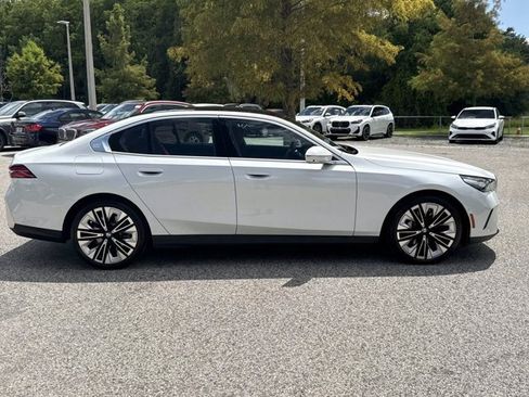 Used 2026 BMW 530i RWD image 2
