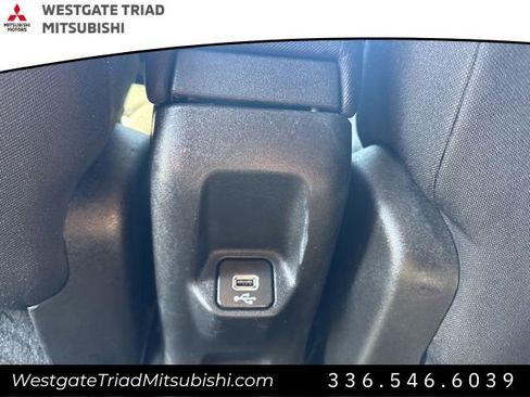 Used 2019 Jeep Renegade Latitude FWD image 15