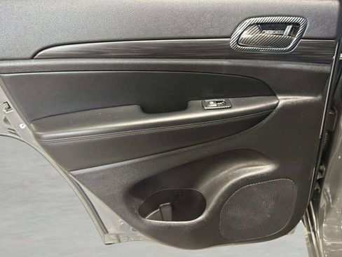Used 2021 Jeep Grand Cherokee Altitude AWD/4WD image 19