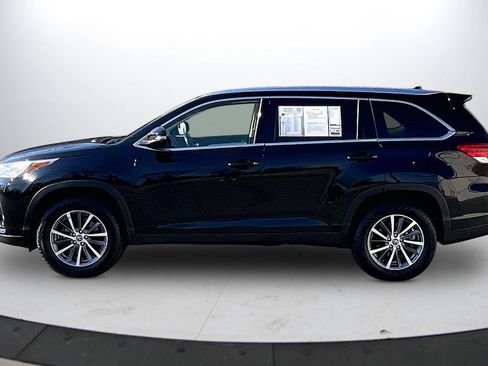 Used 2019 Toyota Highlander XLE image 6
