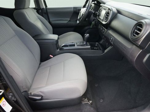 Used 2018 Toyota Tacoma SR w/ SR Convenience Package RWD image 18