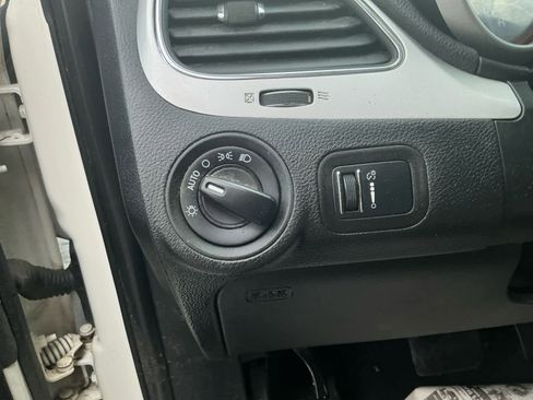 Used 2020 Dodge Journey SE w/ SE Popular Equipment Group image 16