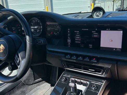 Used 2020 Porsche 911 Carrera 4S image 2