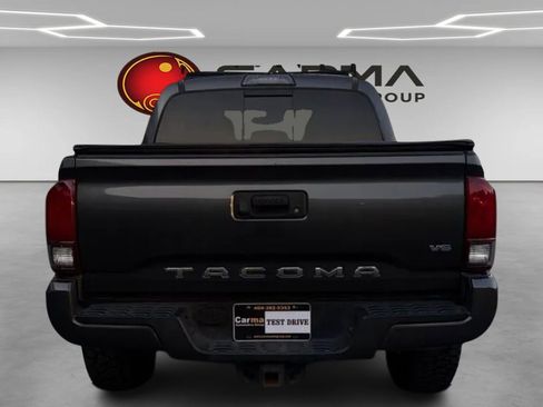 Used 2019 Toyota Tacoma TRD Sport image 4