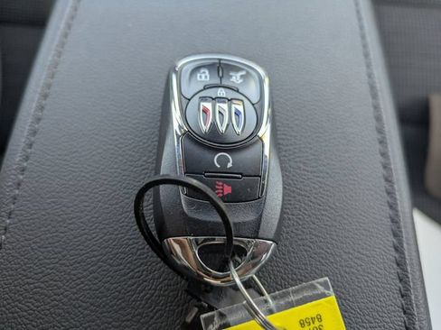 Used 2024 Buick Envista Preferred w/ Convenience I Package FWD image 33