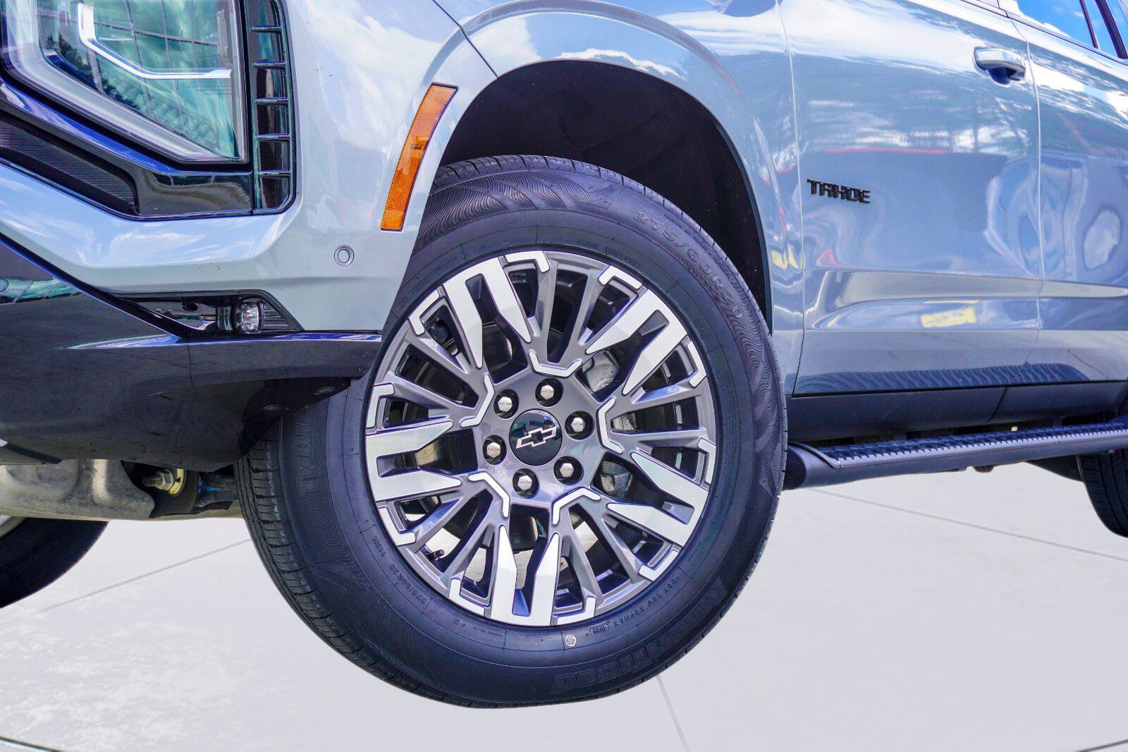Used 2025 Chevrolet Tahoe Z71 AWD/4WD image 2