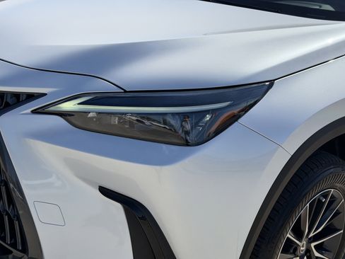 Used 2022 Lexus NX 250 FWD image 9