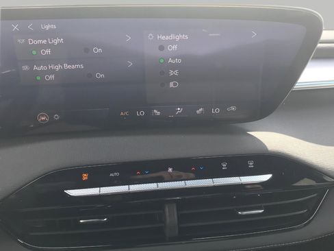 Certified 2026 Buick Enclave Sport Touring w/ Power Package image 21