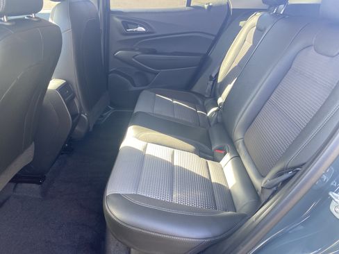 Used 2025 Chevrolet Trax LT FWD image 18