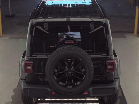 Used 2025 Jeep Wrangler Unlimited Sahara image 5