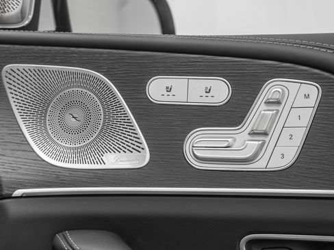 Used 2024 Mercedes-Benz Maybach GLS 600 4MATIC image 27