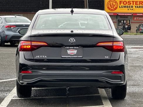 Used 2024 Volkswagen Jetta SE image 7
