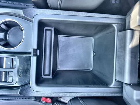 Used 2025 Honda Pilot Touring image 27