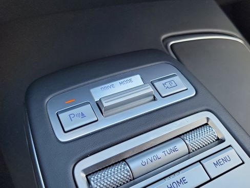 Used 2025 Genesis GV70 3.5T Sport w/ Sport Advanced Package image 19