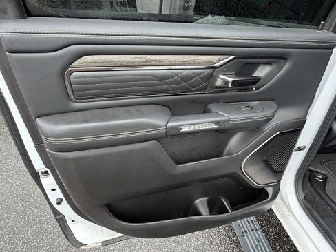 Used 2025 RAM 1500 Limited AWD/4WD image 24