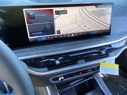 New 2025 BMW X7 M60i w/ Climate Comfort Package image 21